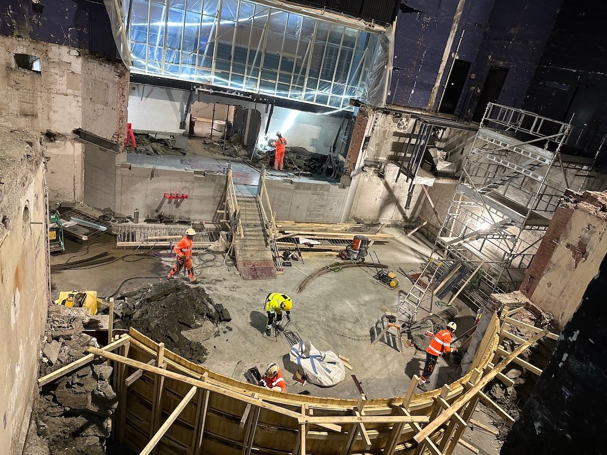 Scenehuset i begynnelsen av november.