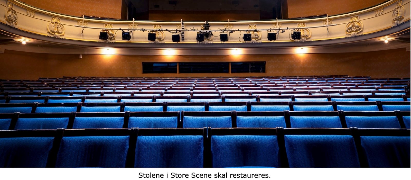 Stolene i Store Scene skal oppgraderes/restaureres.
